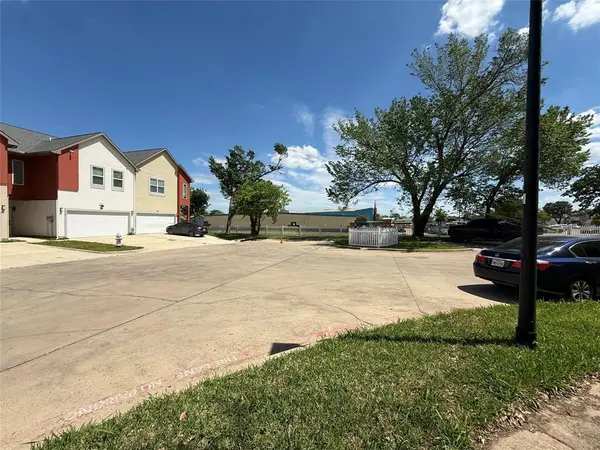 214 Heritage Court, Seagoville, TX 75159