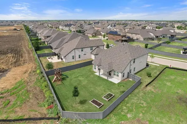 6910 Prairieside Trail, Venus, TX 76084