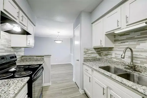 851 Threadneedle Street #704, Houston, TX 77079