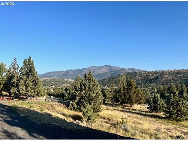 120 VALLEY VIEW DR, John Day, OR 97845