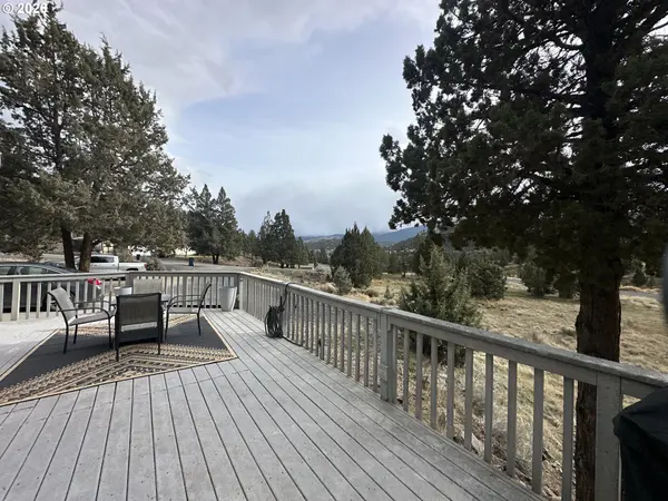120 VALLEY VIEW DR, John Day, OR 97845