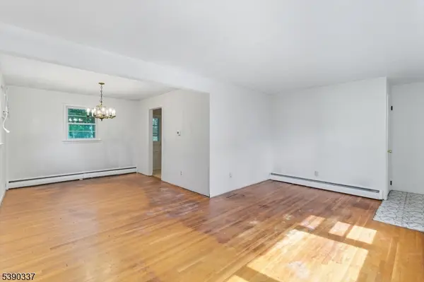 37 Demarest Ave, Oakland Boro, NJ 07436