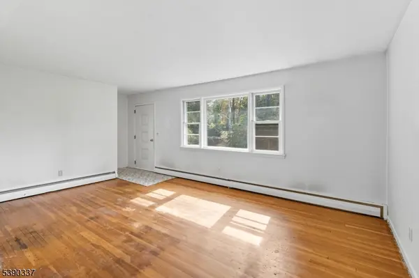 37 Demarest Ave, Oakland Boro, NJ 07436