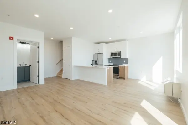 67 Martin Luther King Jr B #204, Newark City, NJ 07104