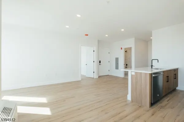 67 Martin Luther King Jr B #204, Newark City, NJ 07104