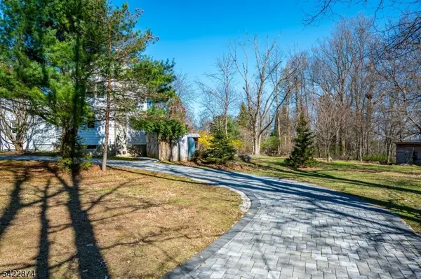 16 Skytop Rd, Lebanon Twp., NJ 07853
