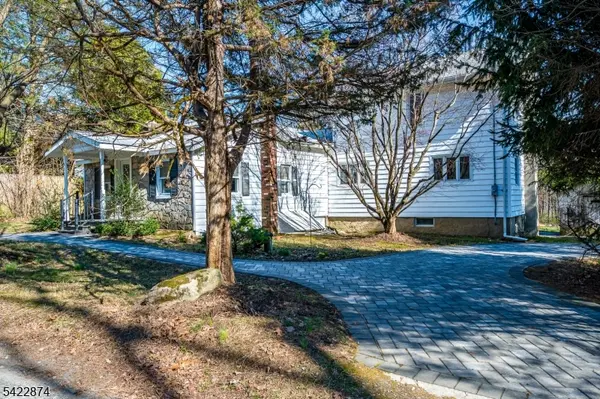 16 Skytop Rd, Lebanon Twp., NJ 07853