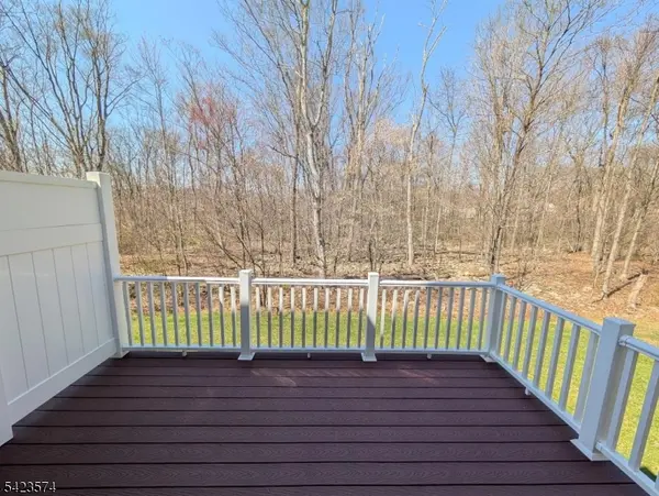 9 Pembrook Ln, Mount Olive Twp., NJ 07828