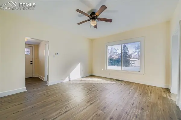 2423 W St Vrain ST, Colorado Springs, CO 80904