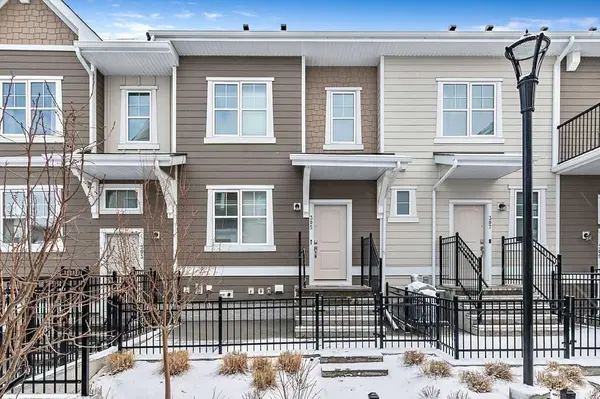 305 Cranbrook WALK SE, Calgary, AB T3M 2V5