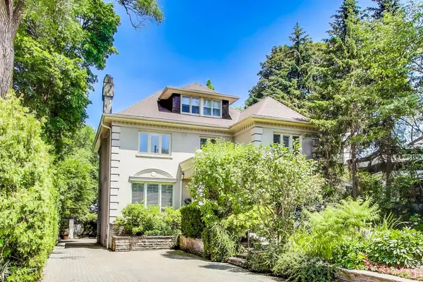 103 Vesta DR, Toronto C03, ON M5P 2Z8