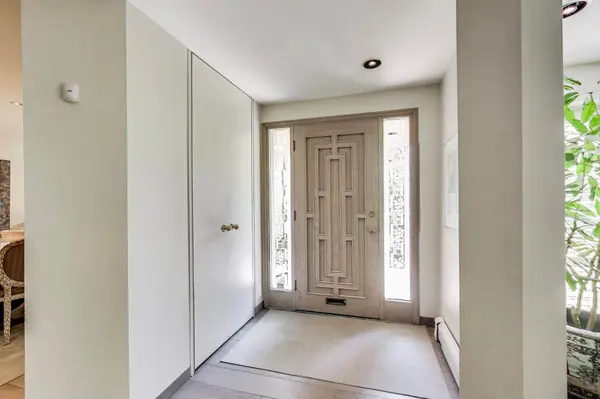 103 Vesta DR, Toronto C03, ON M5P 2Z8