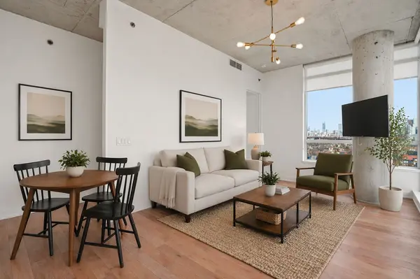 20 Minowan Miikan LN #1105, Toronto C01, ON M6J 0E5