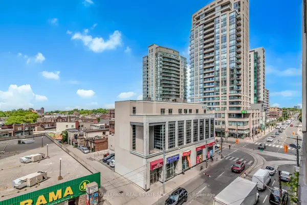 501 St Clair AVE W #418, Toronto C02, ON M5P 0A2