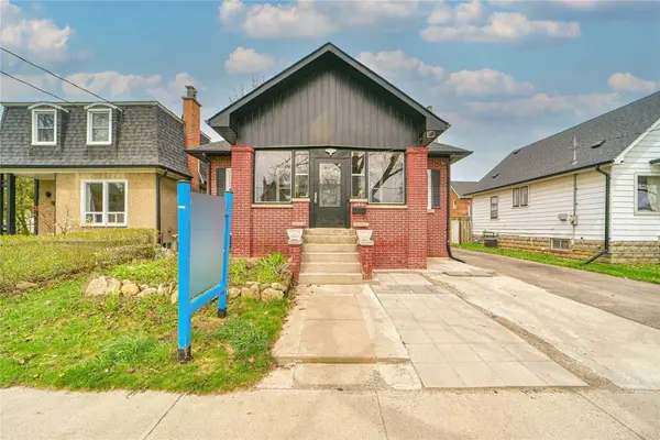 290 Gliddon AVE #Main Floor, Oshawa, ON L1H 1Z3