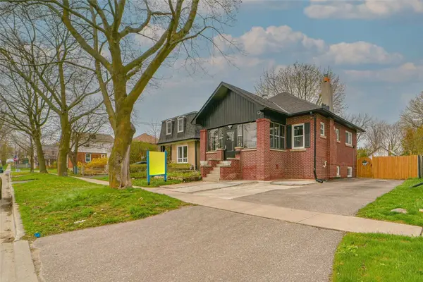 290 Gliddon AVE #Main Floor, Oshawa, ON L1H 1Z3