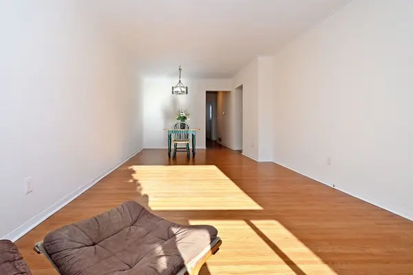 701 Sunnypoint DR, Newmarket, ON L3Y 2Z7