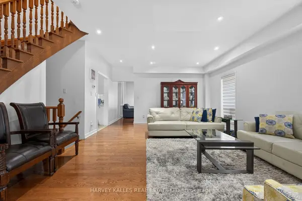 60 Wolfson CRES, Richmond Hill, ON L4E 4P1