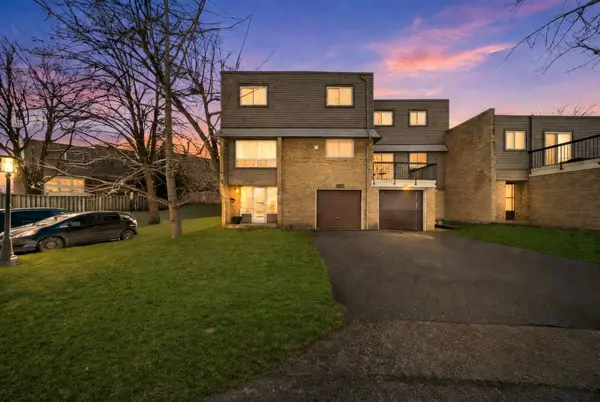 2315 Bromsgrove RD #111, Mississauga, ON L5J 4A6