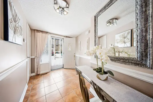 2315 Bromsgrove RD #111, Mississauga, ON L5J 4A6