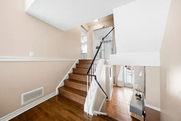 2315 Bromsgrove RD #111, Mississauga, ON L5J 4A6