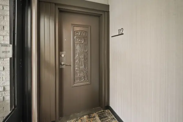 1050 Falgarwood DR #112, Oakville, ON L6H 2P3