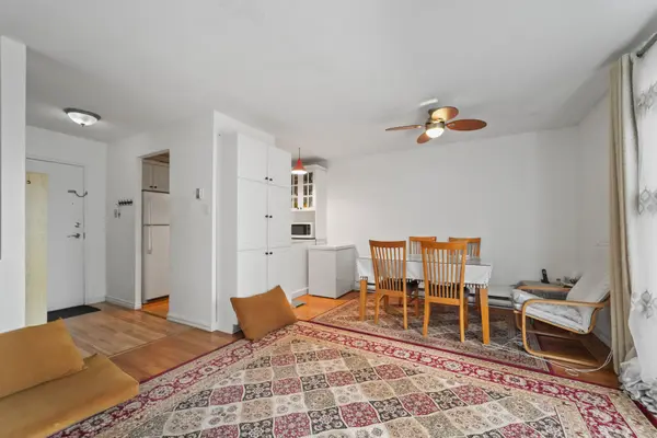 1050 Falgarwood DR #112, Oakville, ON L6H 2P3