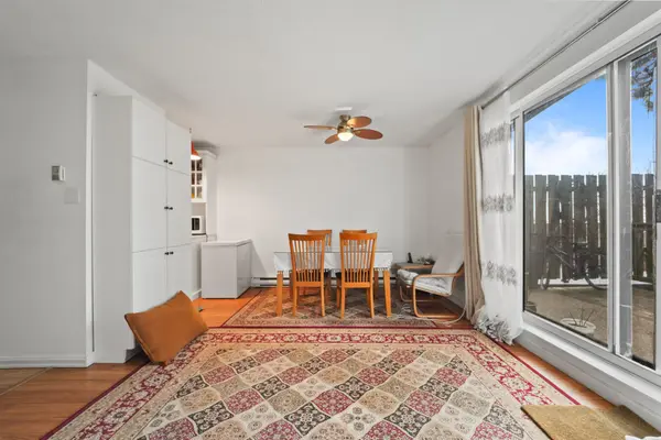 1050 Falgarwood DR #112, Oakville, ON L6H 2P3