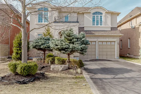 3331 Fox Run CIR, Oakville, ON L6L 6W4