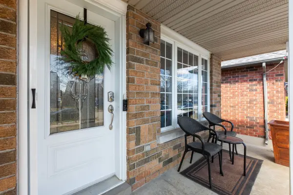 15 Settlers RD, Orangeville, ON L9W 5E3