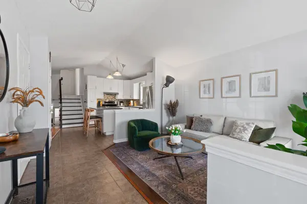 15 Settlers RD, Orangeville, ON L9W 5E3