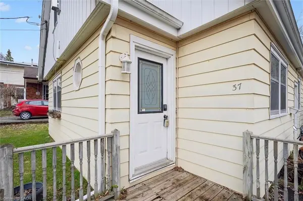 37 Edgehill DR, Guelph, ON N1H 5E3