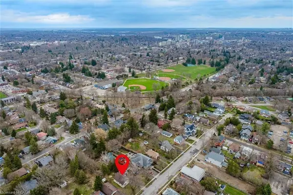 37 Edgehill DR, Guelph, ON N1H 5E3