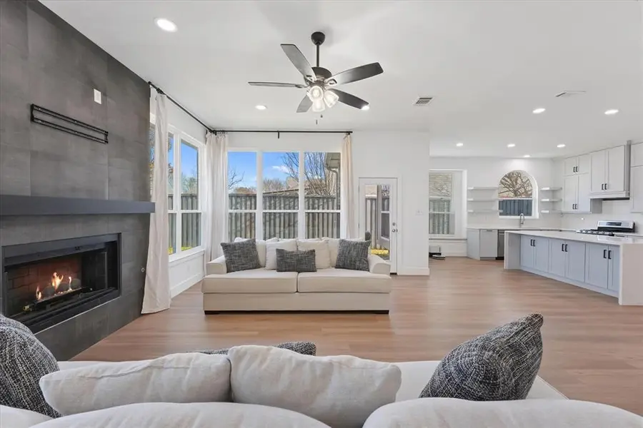 8405 Greenspoint Drive, Rowlett, TX 75088