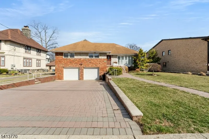 1070 Cumbermeade Rd, Fort Lee Boro, NJ 07024