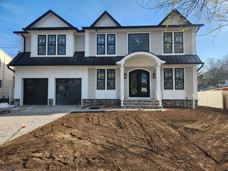 86 Azalea St, Paramus Boro, NJ 07652