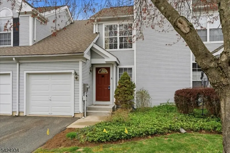 5 Ajax Ct, Allamuchy Twp., NJ 07840