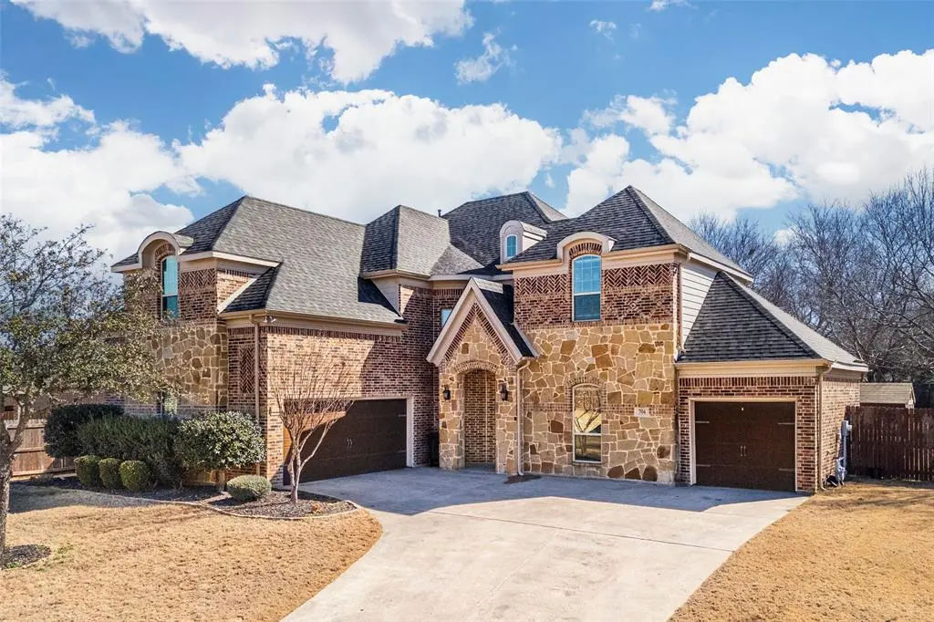 704 Elm Creek Circle, Mansfield, TX 76063