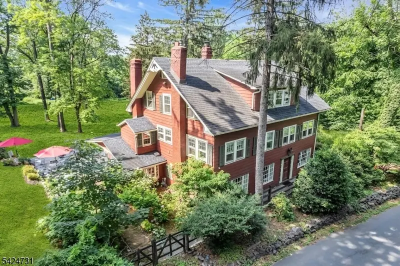 2041 Raritan Rd, Scotch Plains Twp., NJ 07076