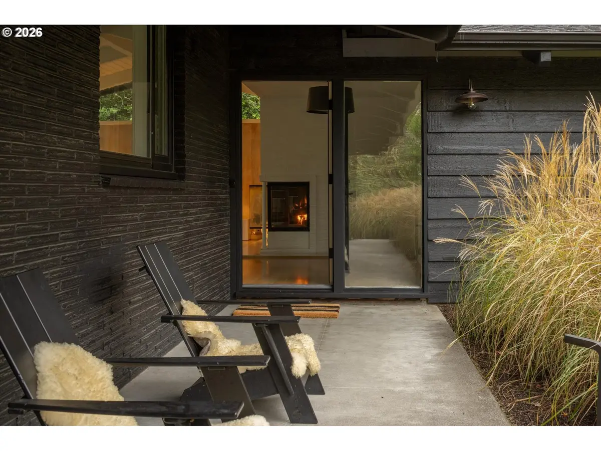 2765 SW VISTA DR, Portland, OR 97225