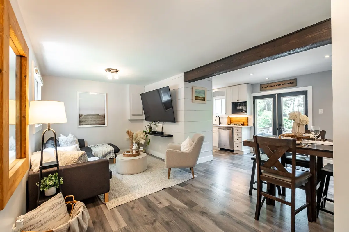 16 Walpole ST, Huntsville, ON P1H 1V3