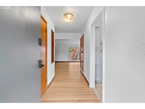 9233 SE HARNEY CT, Portland, OR 97266