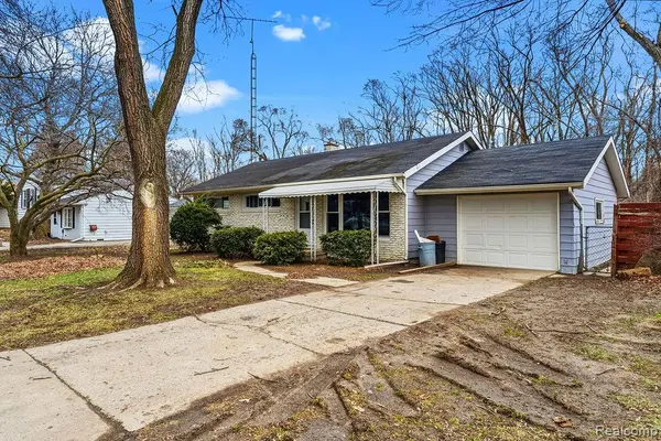 3485 Hammerberg RD, Flint Charter Township, MI 48507