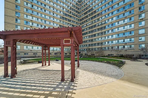 8900 E Jefferson AVE #729, Detroit, MI 48214