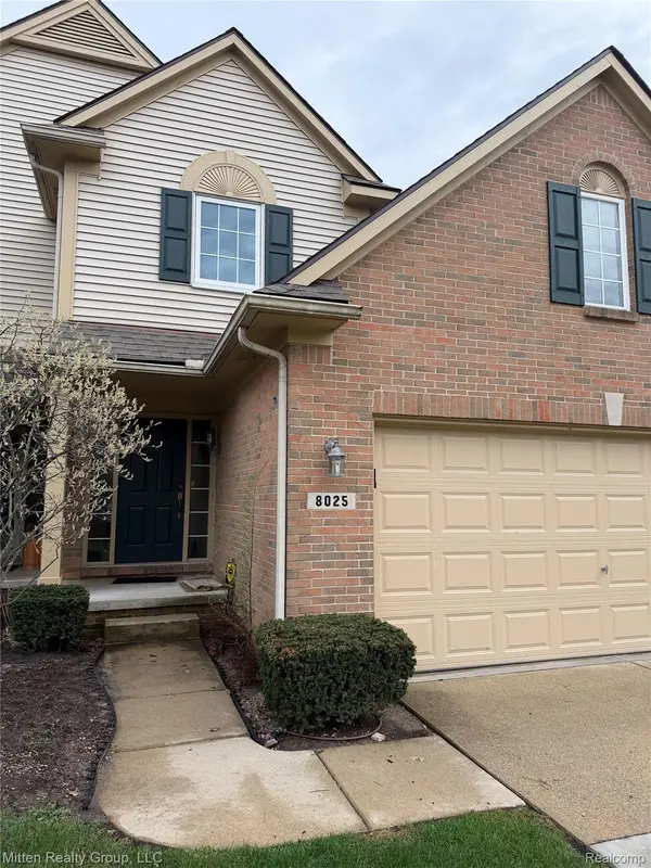 8025 Springdale DR, White Lake Charter Township, MI 48386