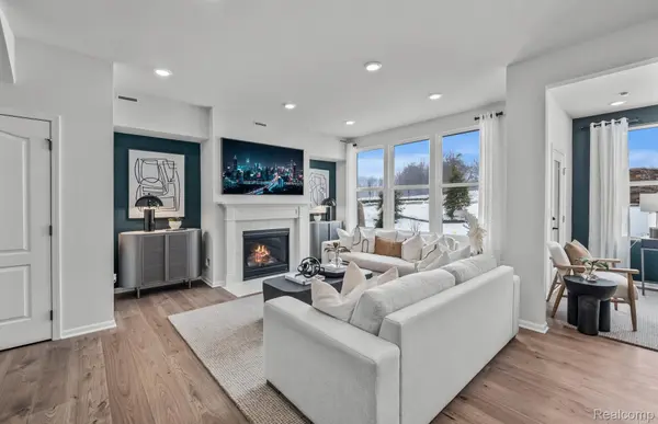 1473 Superior DR, Milford Charter Township, MI 48381