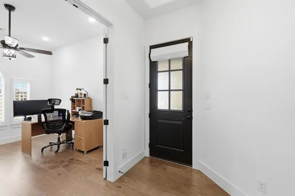 912 Hacienda Drive, Mansfield, TX 76063