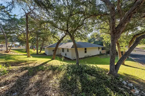 9730 Timberview Drive, Woodway, TX 76712