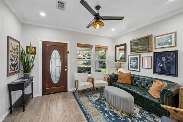 728 N Winnetka Avenue, Dallas, TX 75208