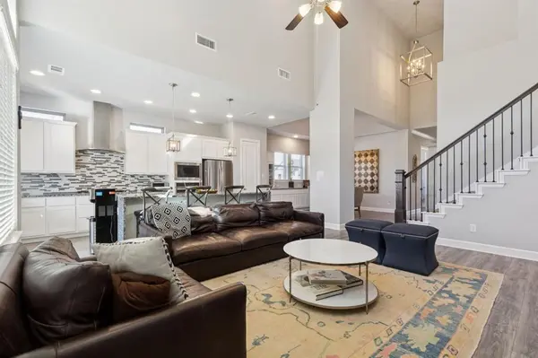 2000 Crescent Street, Fort Worth, TX 76008